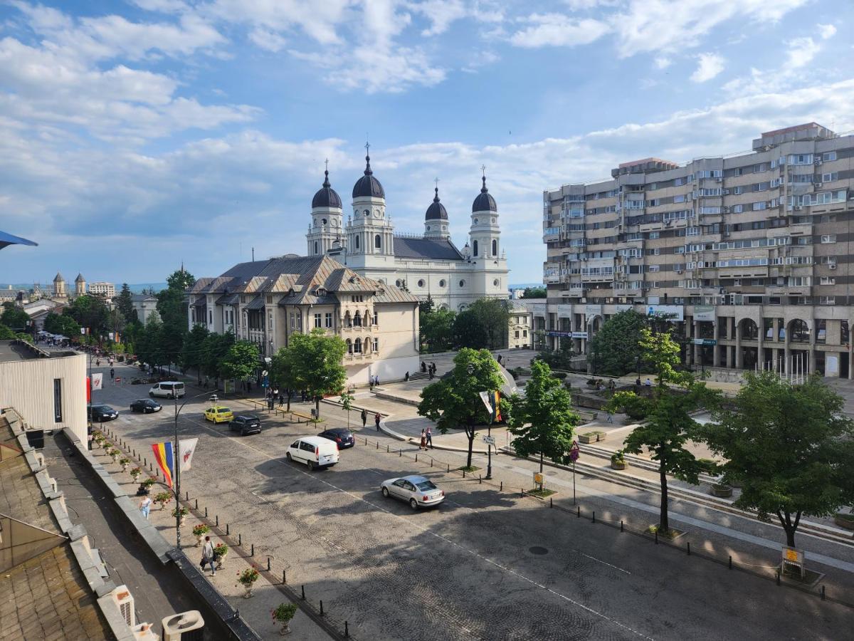 Stefan Cel Mare Boulevard Pedestrian Street Palas Iasi Ngoại thất bức ảnh